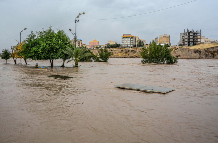 نجات شهروندان گرفتار در سیل