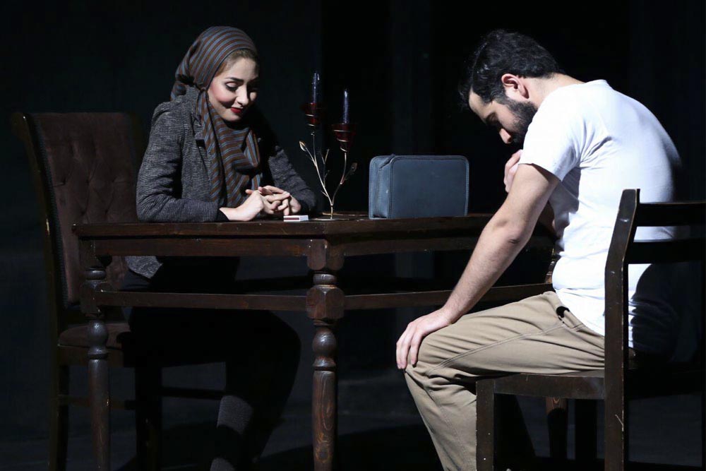 مشکل تئاتر بی اعتمادی به جوانان است/ تئاتری‌ها هم از نسل جوان حمایت نمی‌کنند