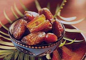 شیرین کامی هندی ها با خرمای ایران