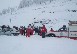 امدادرسانی به 402 نفر گرفتار شده در برف و کولاک اردبیل