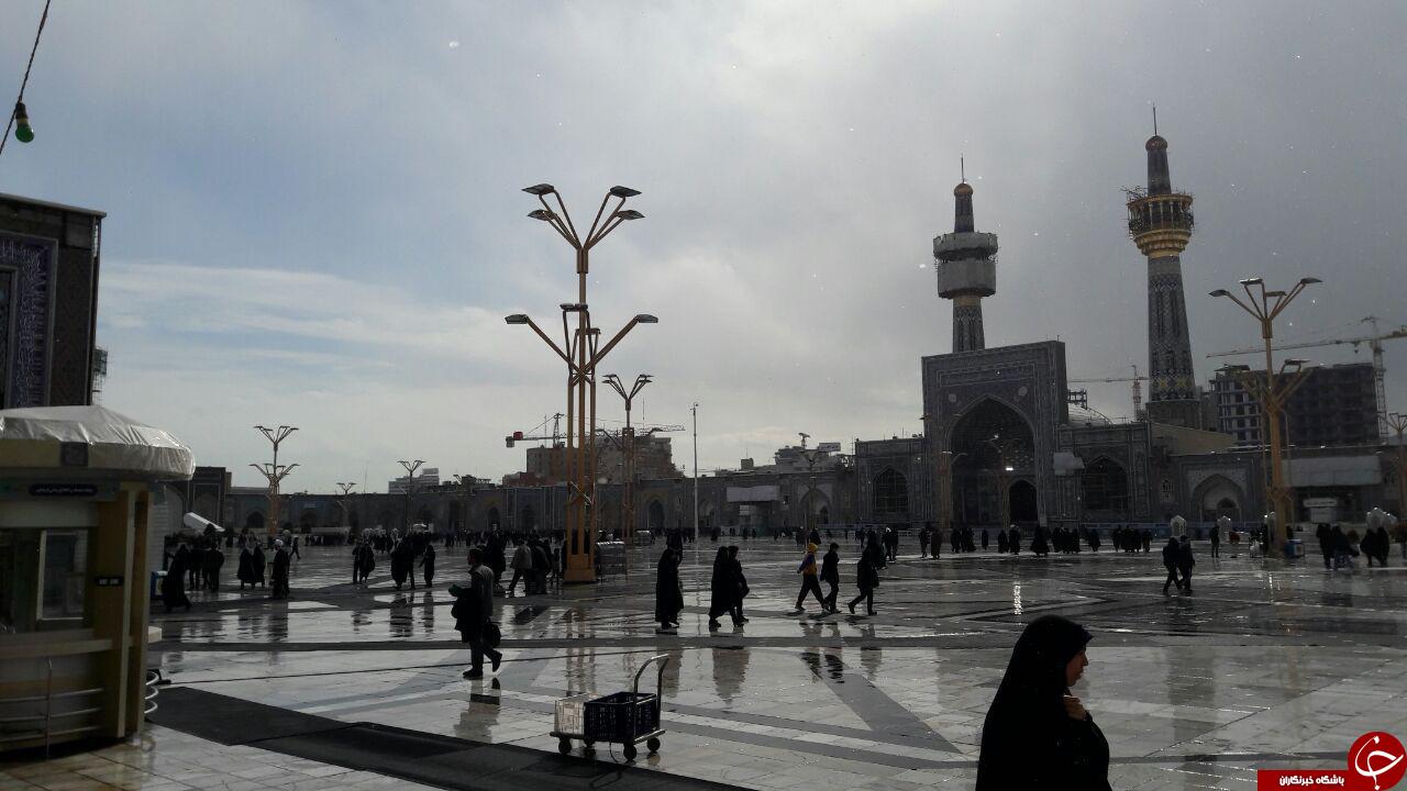 حال و هوای بارانی در حرم حرم امام رضا (ع) + تصاویر