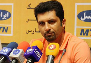 با منصوریان مشکلی ندارم