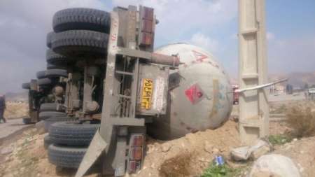 امداد رسانی به حادثه واژگونی تانکرحامل گاز LPG در گچساران