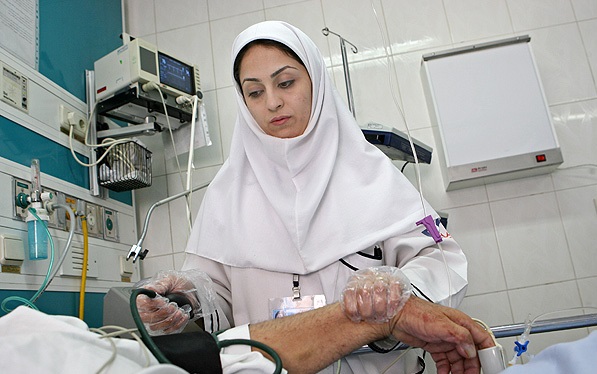 مشکلات پرستاران در بالین/یک پرستار برای ۱۰ تا ۲۵ بیمار