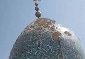 گنبد تاریخی محتشم کاشانی  رو به نابودی است + فیلم
