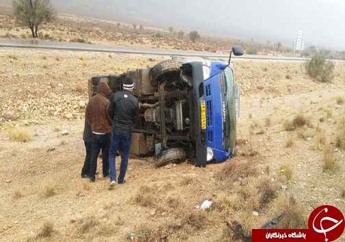 واژگونی 3 دستگاه خودرو در محور فسا &ndash; شیراز