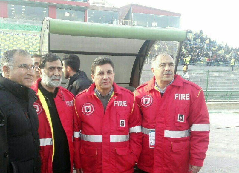 یاد شهدای آتش نشان گرامی داشته شد/ تراکتور بازی را با 9 بازیکن آغاز کرد
