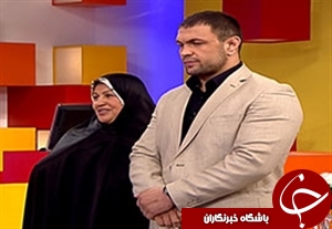 عکس: کمیل قاسمی در کنار مادرش