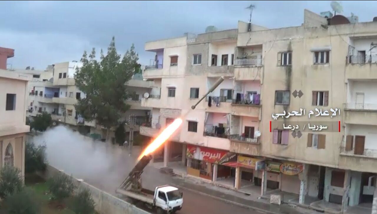 هلاکت سرکرده سعودی جبهه&zwnj;النصره در درعا/ انهدام مواضع داعش در رقه با 