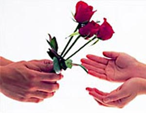 روابط عاطفیتان را این گونه بهبود ببخشید/ راهکارهای برخورداری از شادی در زندگی مشترک