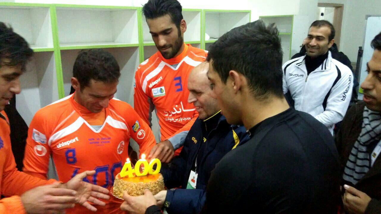 با ابراهیم صادقی، ستاره فوتبال به صورت زنده گفتگو کنید+بیوگرافی