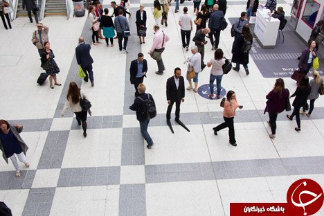 مردی با درازترین کفش های دنیا برای درک بیشتر+تصاویر