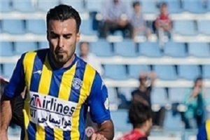 ابراهيم زاده: داور كارت دومى را به نام بازيكن ديگرى زد/ اخراج زوركى درست نيست
