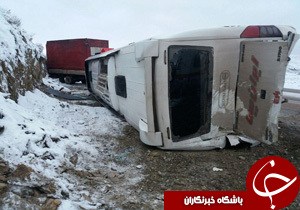 16 مصدوم در پی واژگونی اتوبوس