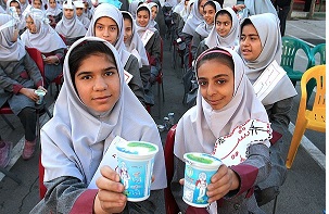 توزیع شیر مدارس با 3 ماه تاخیر