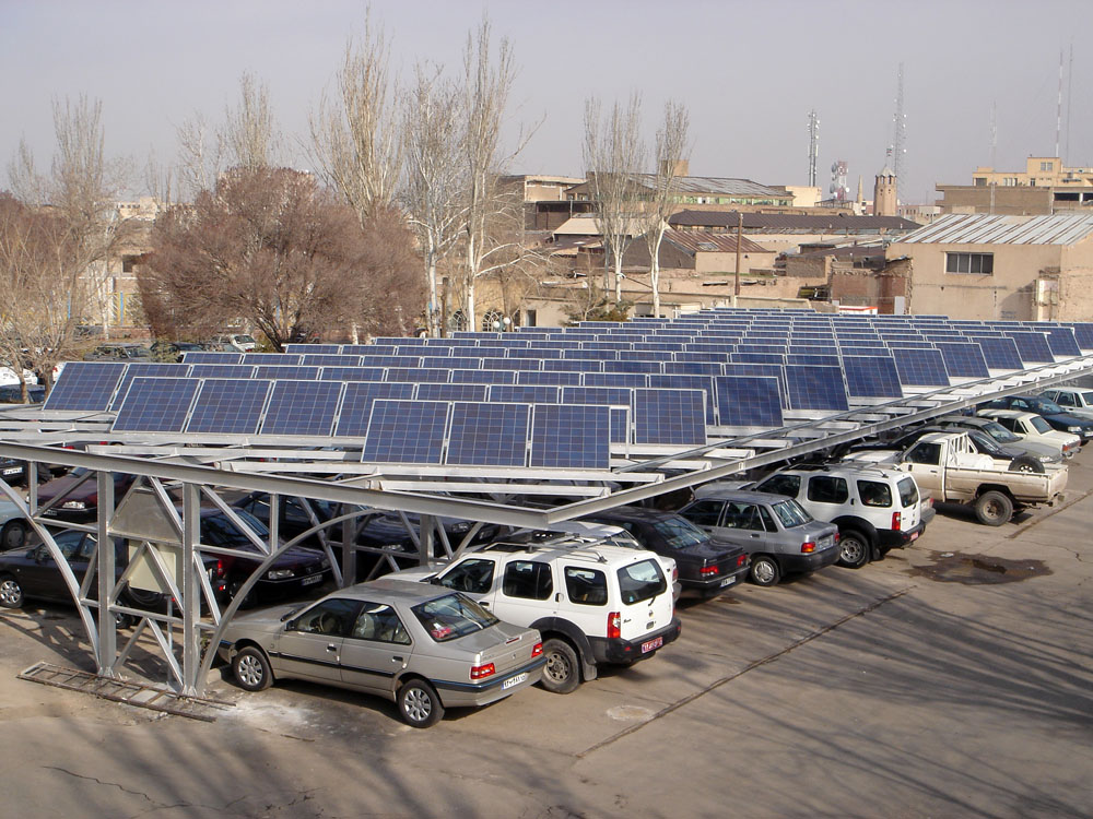 هیچ بیمارستانی حق دریافت وجه نقد برای پارکینگ ندارد