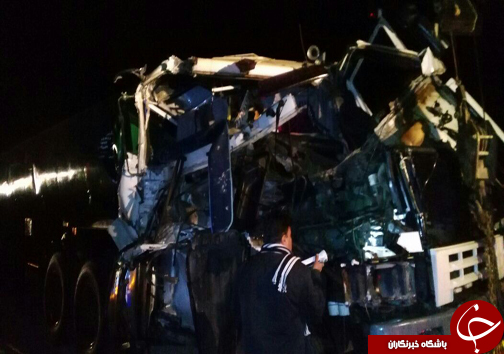 برخورد دو دستگاه خودرو سنگین در محور فسا - شیراز