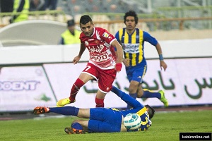 اشتباه بزرگ داور بازی پرسپولیس و گسترش فولاد + فیلم