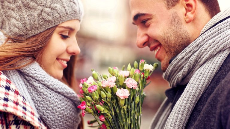 همسر بی توجه تان را اینگونه متوجه خود کنید