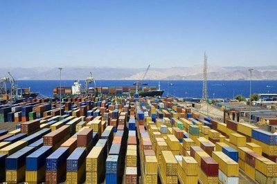 کاهش ارزش 11 قلم کالای وارداتی در گمرک منطقه آزاد قشم