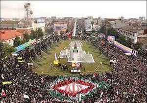 برگزاری مراسم یوم‌ الله۲۲ بهمن شهر رشت در میدان مصلی