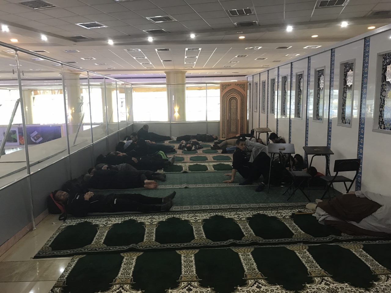 سرگردانی سیاه جامگان در فرودگاه +عکس