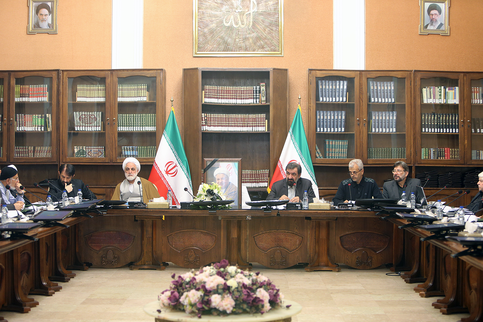 محسن رضايی خواستار اجرای كامل قانون جامع خدمات رسانی به ايثارگران شد