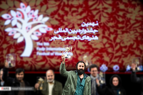 کسب رتبه برگزیده جشنواره بین المللی هنرهای تجسمی فجر توسط هنرمند مشهدی