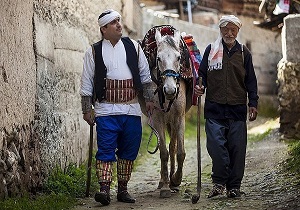 آیین سنتی نوروز نامه خوانی در روستای نمهیل هشجین