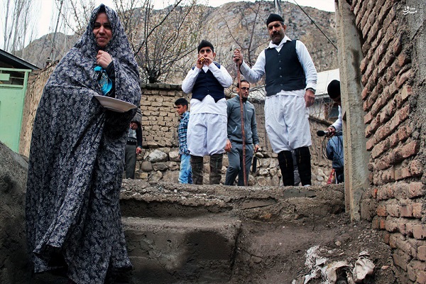 آیین سنتی نوروز نامه خوانی در روستای نمهیل هشجین