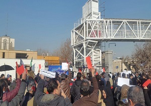مشاهده آسمان وحشتناک اهواز از داخل هواپیما/جدال سنگین وزن&zwnj;ها در جاده قم-تهران/جاری شدن چشمه&zwnj;ها در &laquo;خرتنگ&raquo; + فیلم و تصاویر