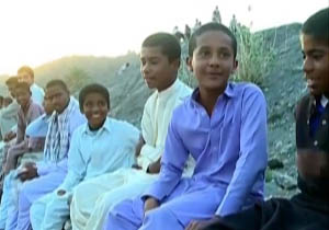 مدرسه فوتبال زمین خاکی در سیستان و بلوچستان + فیلم