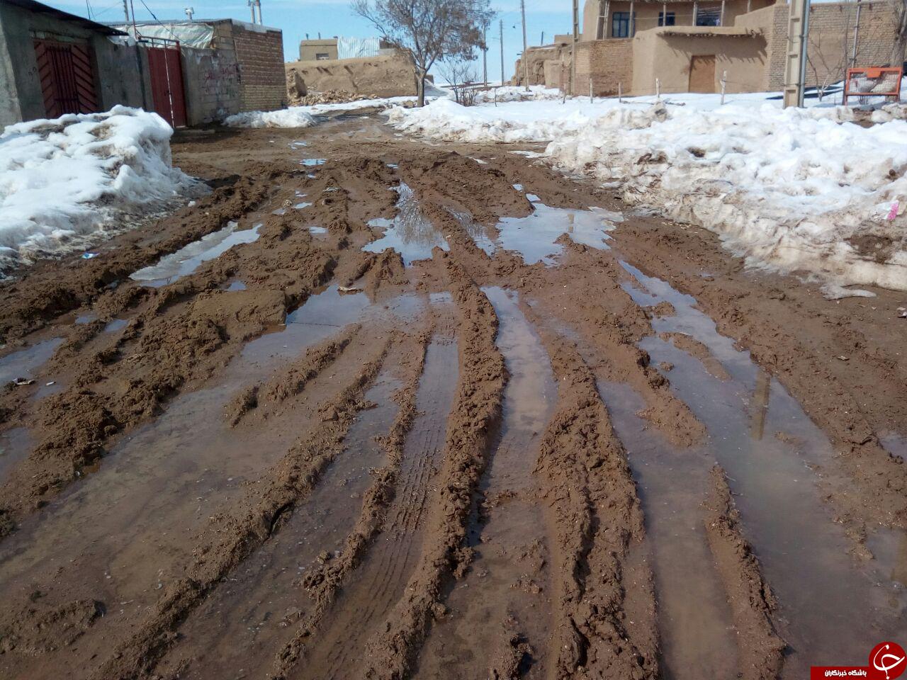 وضعیت گل&zwnj;آلود کوچه و خیابان&zwnj;های روستای &laquo;سمیران&raquo; + تصاویر
