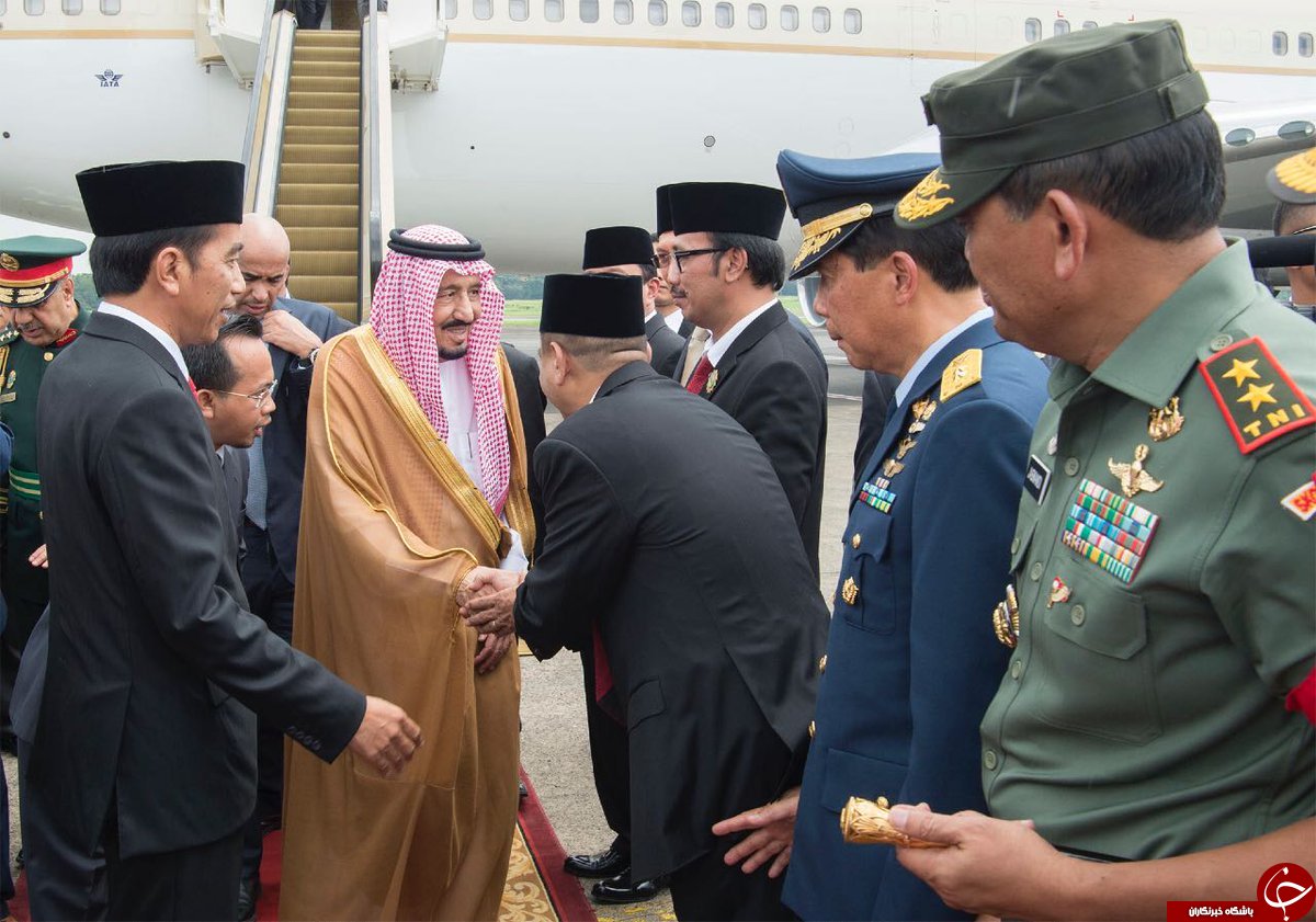 ملک سلمان با لیموزین&zwnj;ها و آسانسورهایش وارد اندونزی شد/ پادشاه عربستان برای تفریح به بالی می&zwnj;رود