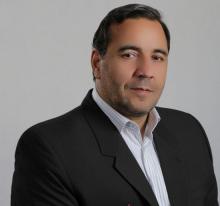 وزیر بهداشت بحران کمبود پزشک در مناطق محروم را حل کند