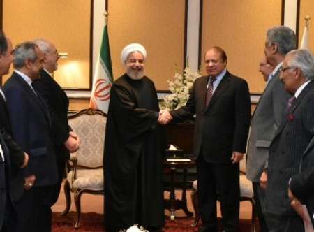 روحانی و نواز شریف بر گسترش بیش از پیش روابط ایران و پاکستان تاکید کردند
