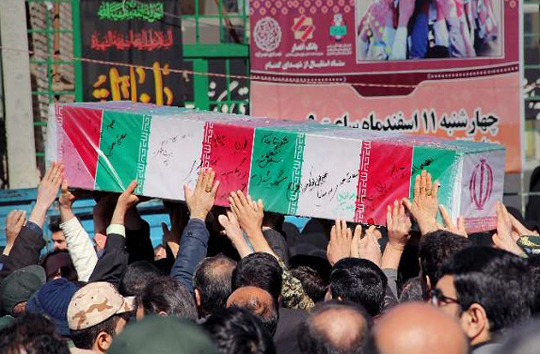 تصاویر تشییع باشکوه هفت شهید گمنام در شهرکرد