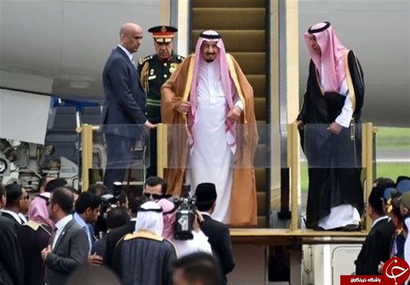 سفر پادشاه عربستان به اندونزی با هیأت همراه ۱۰۰۰ نفره و بنز لیموزین، پله برقی و ۴۶۰ تن اثاث و تجهیزات + تصاویر