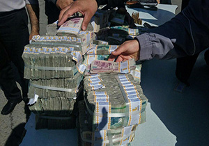 لحظه دستگیری سارقان مسلح بانک پاسارگاد + فیلم