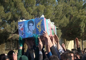 تشییع پیکر یک شهید در روستای نصرآباد + تصاویر