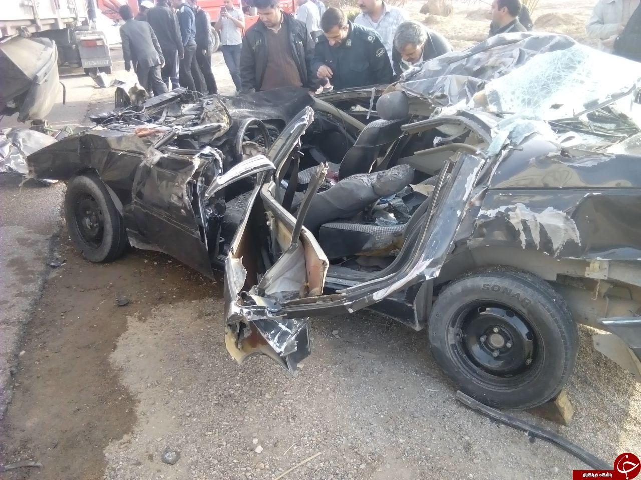 له شدن پژو در زیر تریلی/نجات معجزه آسای راننده خودرو پژو + تصاویر