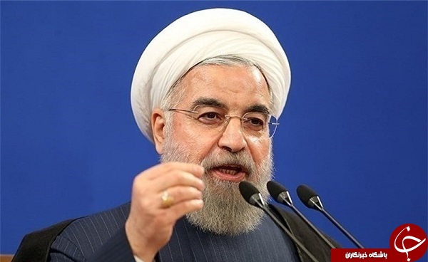 ماجرای پرده&zwnj;های سبز و آبی پشت روحانی چیست؟
