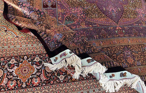 فرش‌های دستباف چینی در ویترین مغازه‌های تهران!
