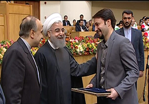 اهدای مدال قهرمانان المپیک و پارالمپیک توسط رئیس جمهور + فیلم