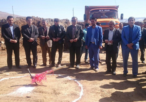 کلنگ زنی استخر شنا در شهر آلونی