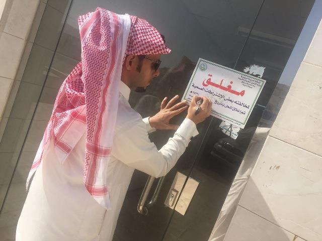 مار در مرغ، رستورانی را تعطیل کرد! +عکس