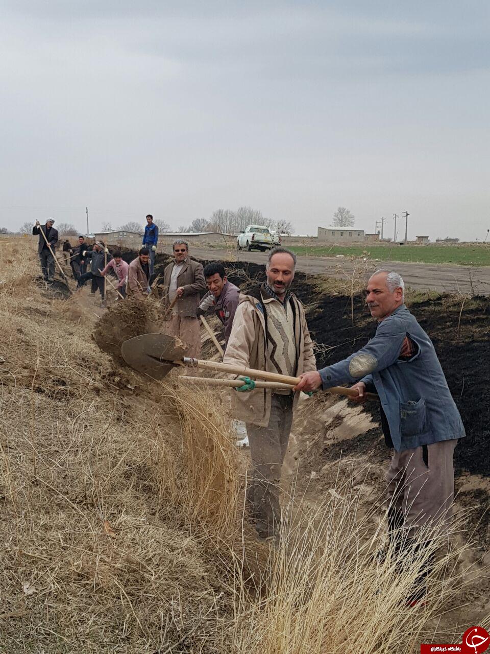 همیاری کشاورزان برای لایروبی کانال آب + تصاویر