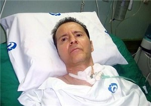 پزشک معالج احمد عزیزی گفت: متاسفانه هر لحظه منتظریم اتفاق ناخوشایندی بیافتد