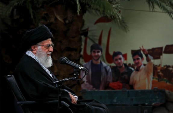 مسئولان، دست&zwnj;اندرکاران و خادمان راهیان نور با رهبر انقلاب دیدار کردند
