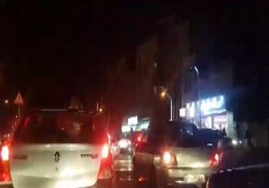 گلایه رانندگان از ترافیک سنگین سه راه سیمان + فیلم